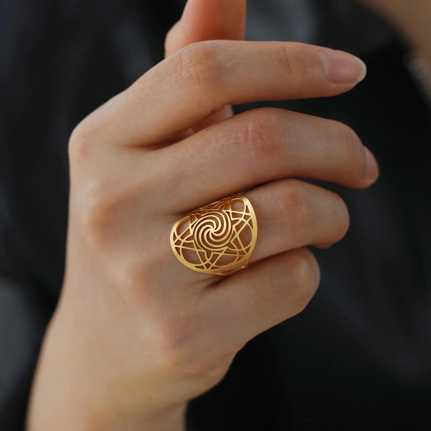 Star of David Spiral Ring Women Sacred Geometric Finger Ring Vintage Amulet Stainless Steel Jewelry Couple Ring Gift