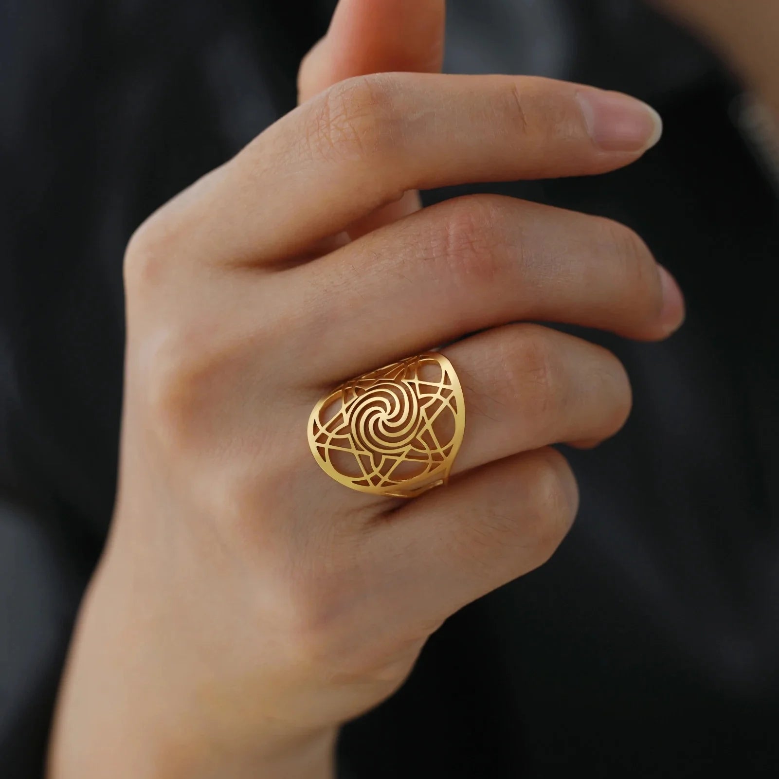Star of David Spiral Ring Women Sacred Geometric Finger Ring Vintage Amulet Stainless Steel Jewelry Couple Ring Gift