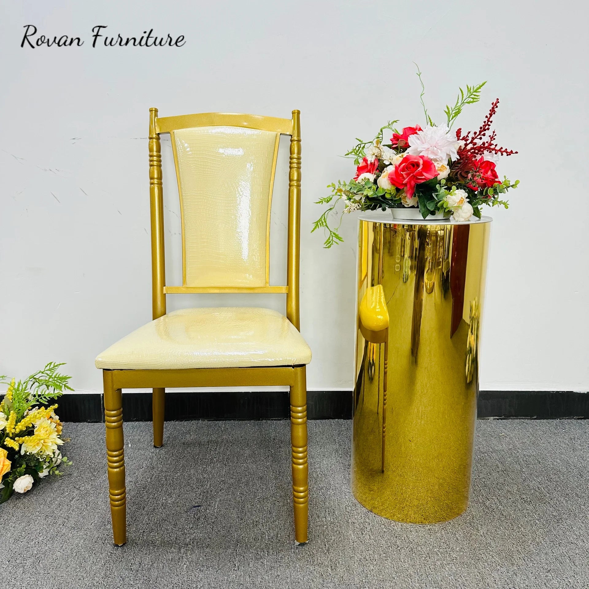 Wholesale Golden Painting Sofa Cushion Metal Chair Royal Chair for Wedding Event