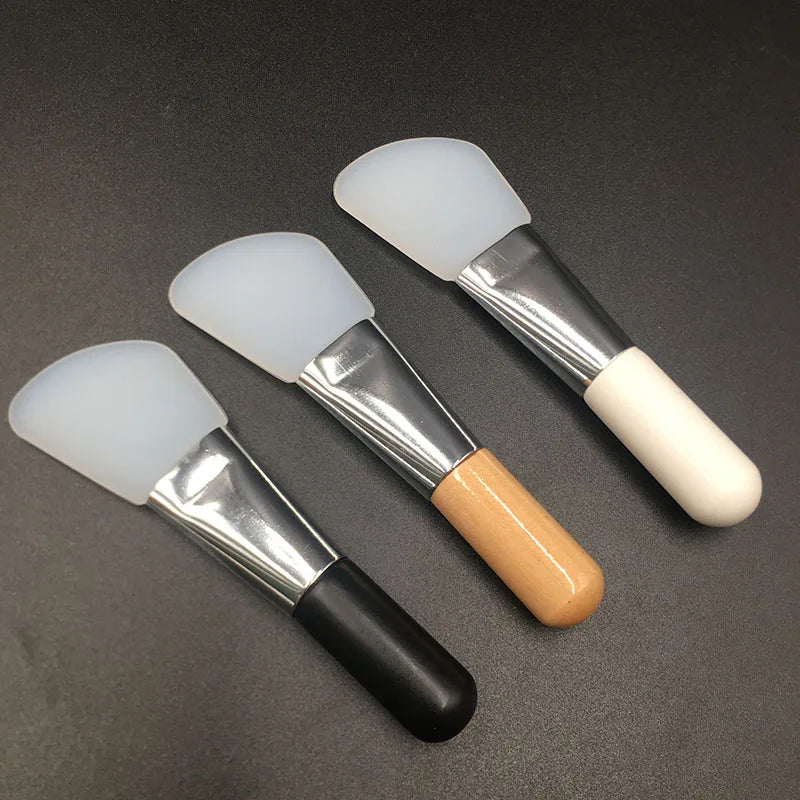 Short Handle Mini Silicone Facial Mask Brush with Soft Tip for Lotion Moisturizer Application