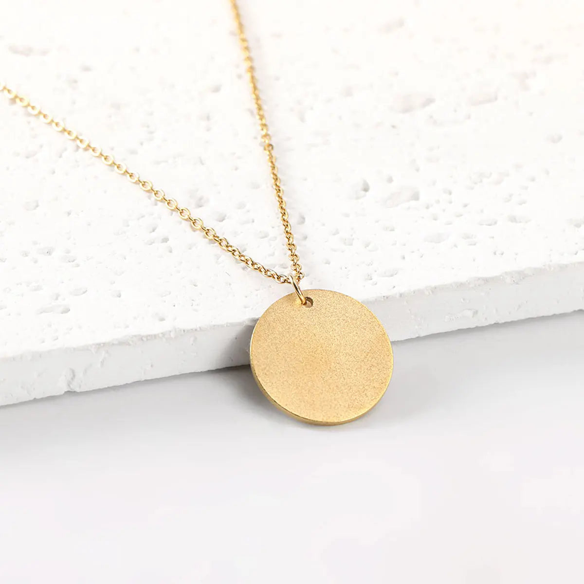 Minimalist Jewelry Gold Plated Necklace Charm Custom DIY Blank Round Pendant  With Laser Engraved Logo Necklaces for Women