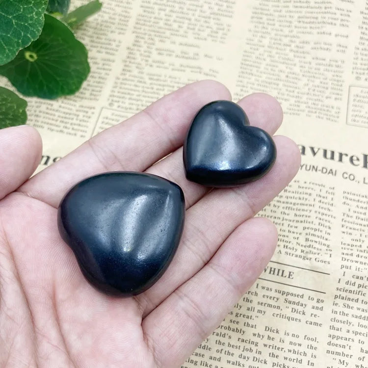 Factory Price Wholesale  Natural Stone Shungite Heart Palms  for EMF Protection