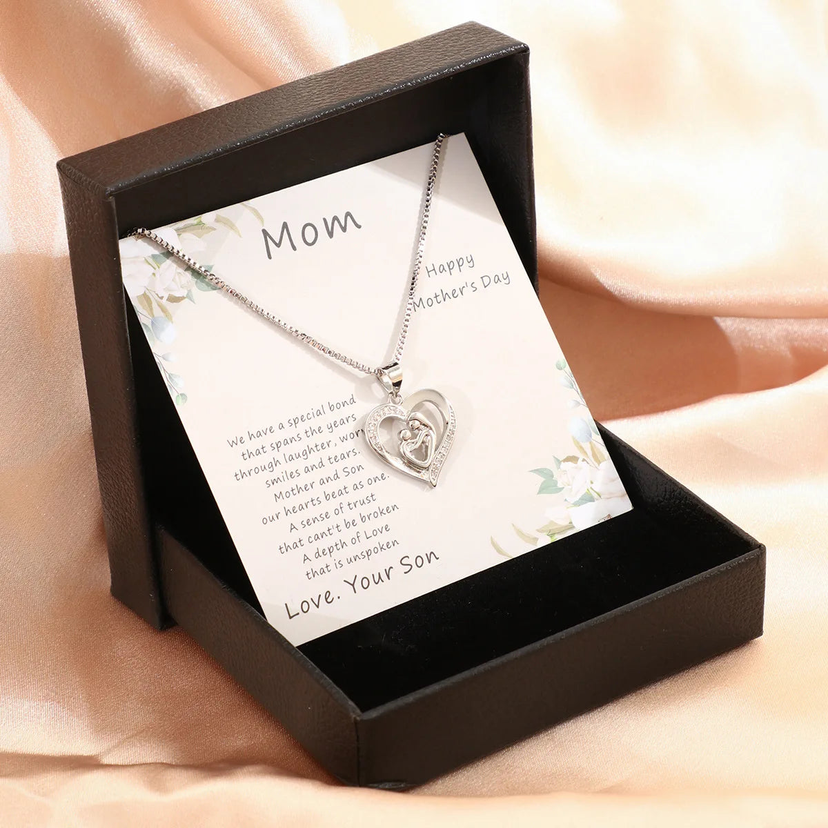 Qiuhan New Mother's Day Mom Love Heart Crown Women Star Necklace For Mama Gift