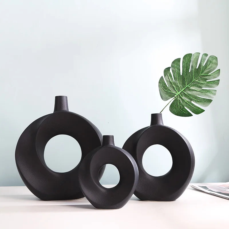 Popular Minimalist Ceramic Vase New Donut Vase with White Black Beige Color for Home Decor Wedding Decor