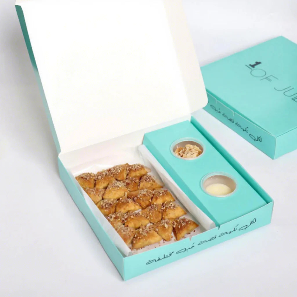 Eco Friendly Bakery Packaging Pancakes Cake Donuts Ice Cream Chocolate Cookie Brownie Paper Packing Boxes with Insert Sauce Dip