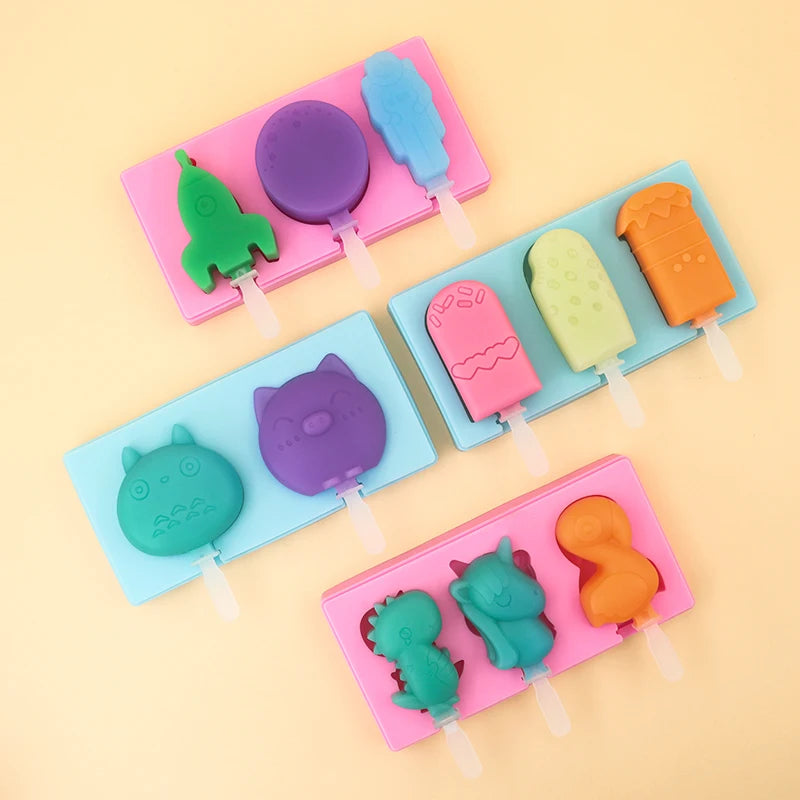 Food-Grade DIY Unicorn Astronaut and Pig Ice Cream Silicone Mold Easy-to-Demold Popsicle Mold for Home Kitchen Use