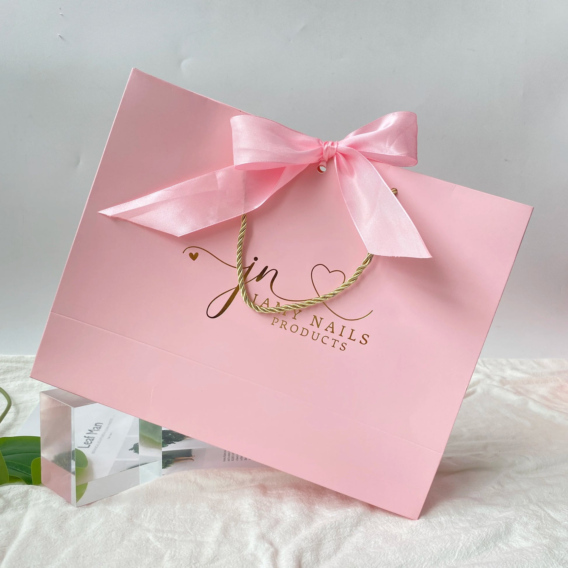 Custom Printed Logo Luxury White Gravure Printing Retail Boutique Shopping Tote Art Gift Paper Bags for Shoes Clothes Packagi