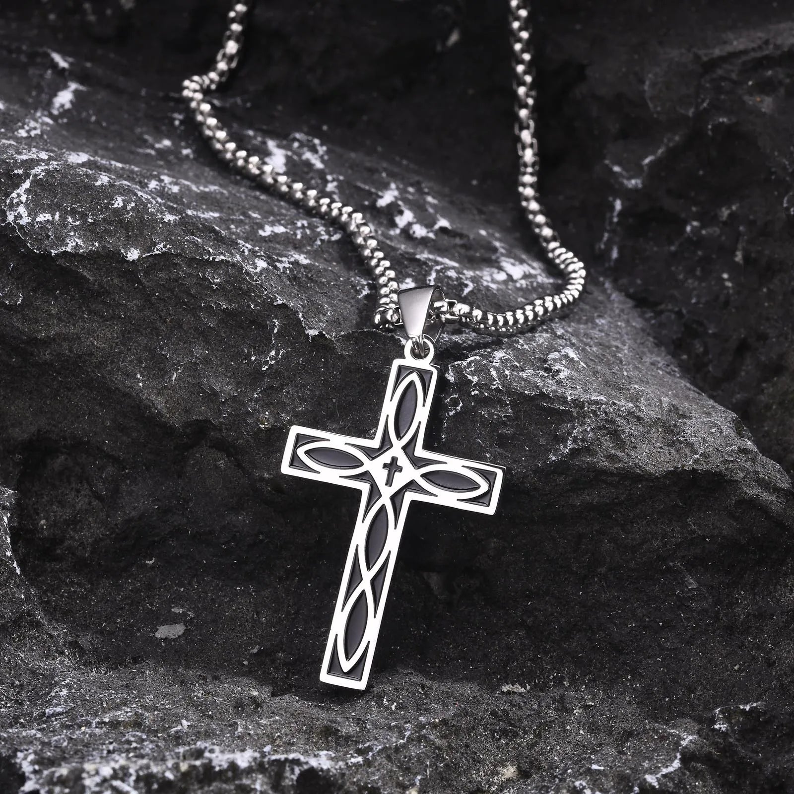 Vintage Designer Simple Stylish Prayer Celtic Knot Cross Pendant Christian Stainless Steel Necklace for Men Fashion Jewelry