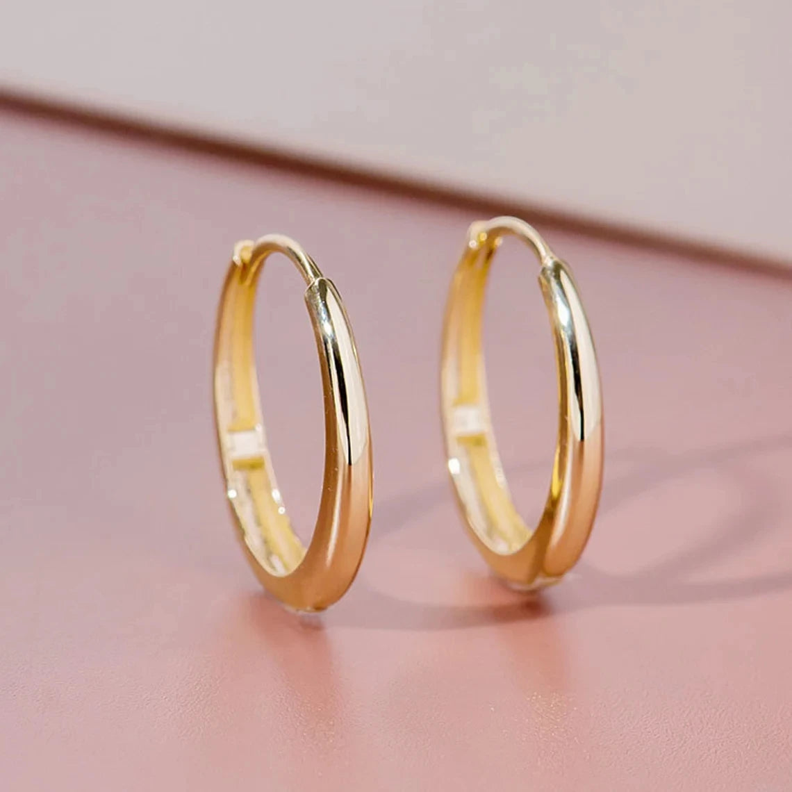 CAOSHI Wholesaler Simple Design Gold Plated Small Glossy Circle Earrings for Women Wedding Fashion Party Jewelry Hoop Earring