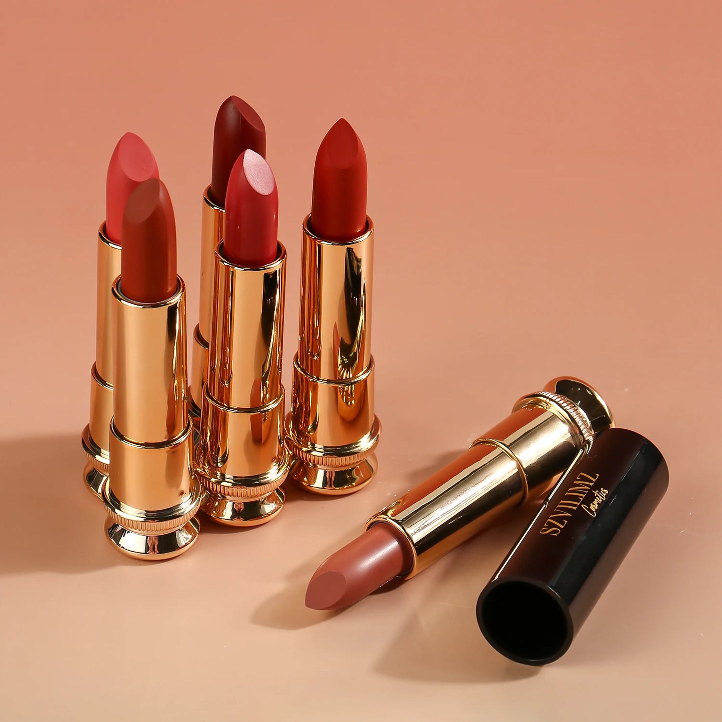 Wholesale Hot Sale  Makeup Matte Lipstick Base Waterproof Customize Lipstick Containers