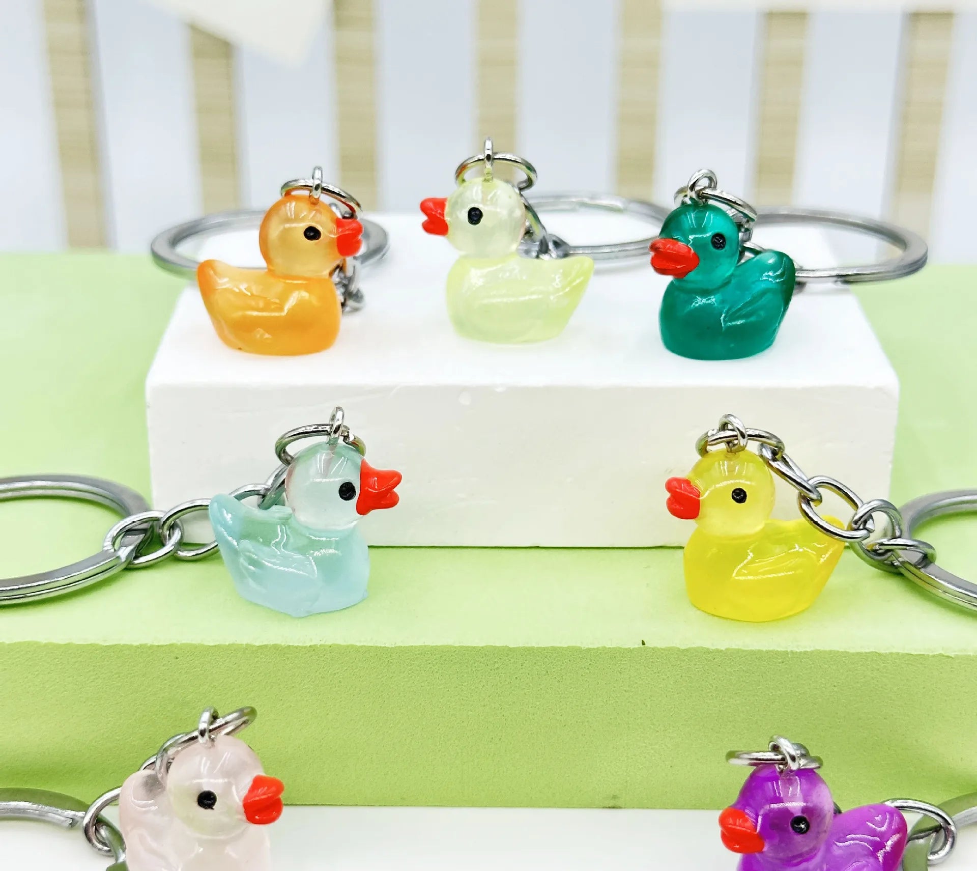 Multicolor Key Chain Cute Mini Keychain for Resin Duck Luminous Keychain Accessories Charm Knick-knacks