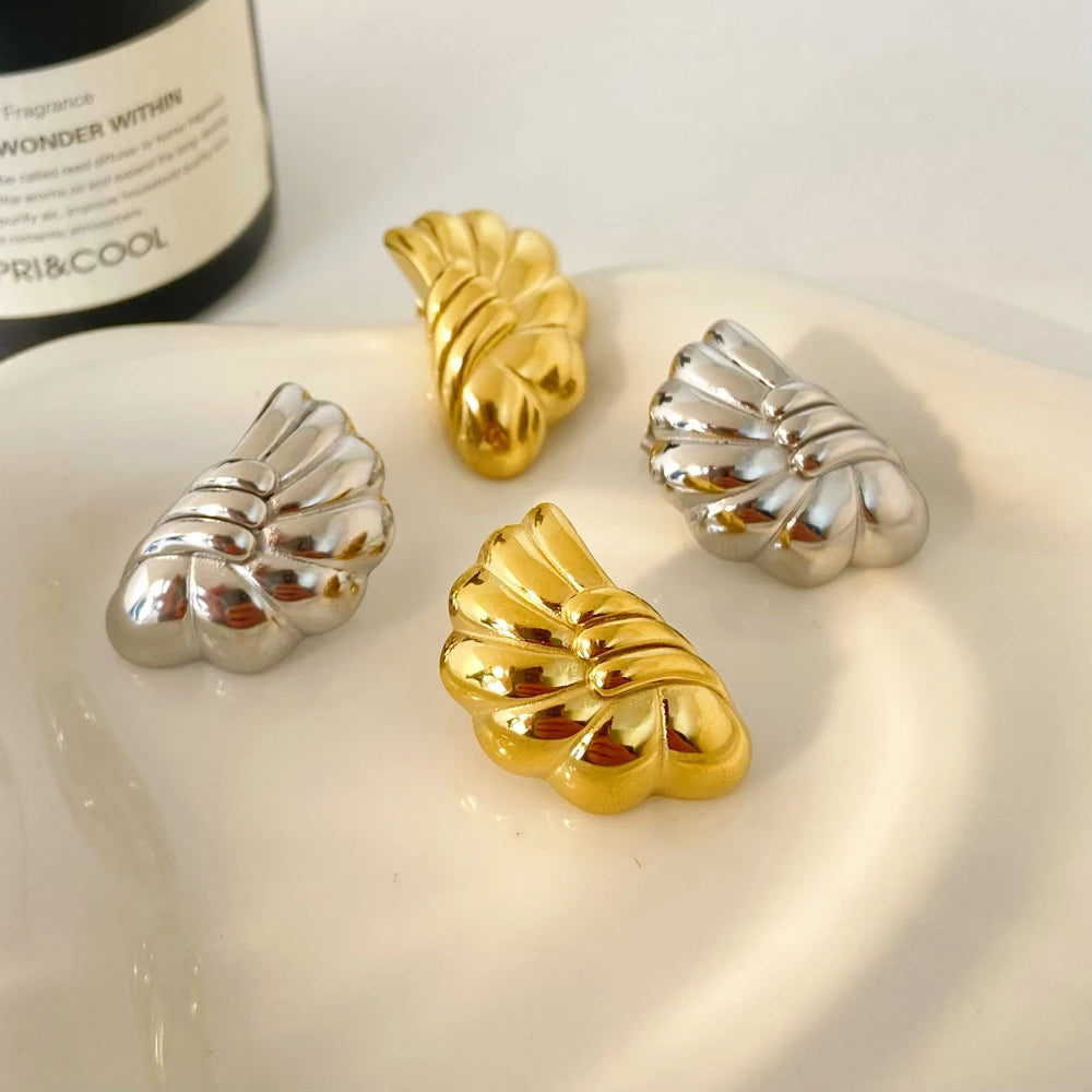 Hot Selling Stainless Steel  Plated 18K Gold Earrings Cast Semi-circular Wave Flower Stainless Steel Earrings Wholesale