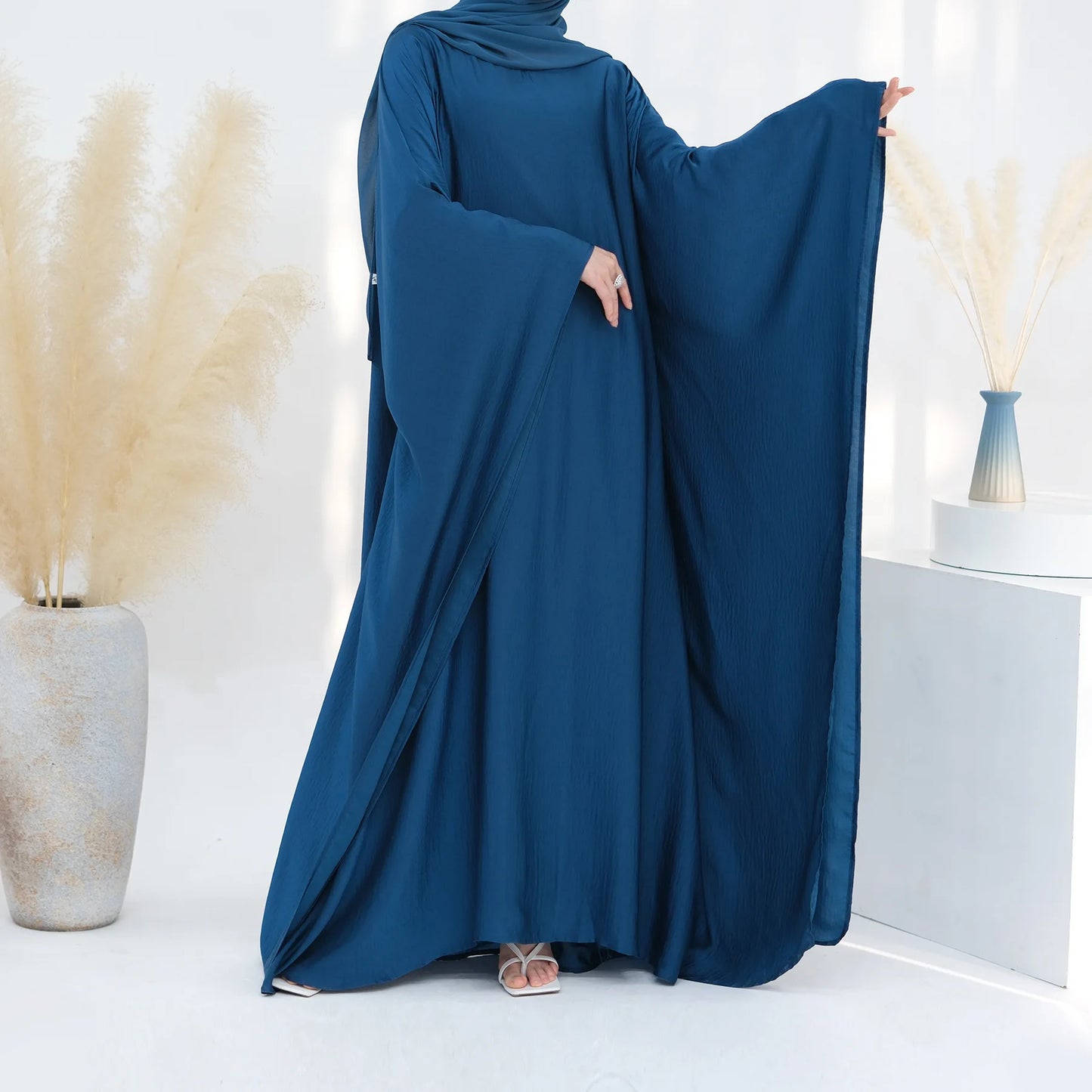 Simple Style Dubai Women Party Dress Muslim Clothing for Women Islamic Middle East Batsleeve Daily Abaya