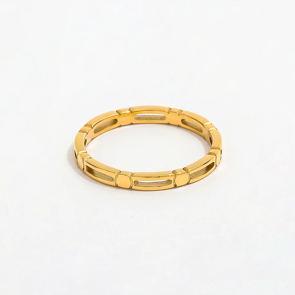 Fenny Stainless Steel Non Tarnish Fashion Simple Hollow Ring Permanent for Women 18K Gold Plated Wholesale Jewelry