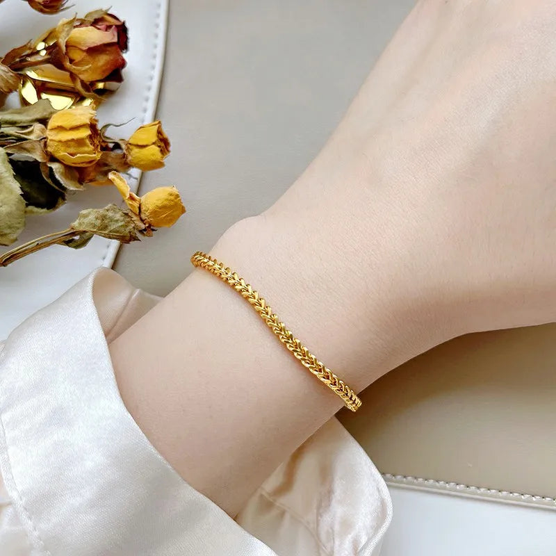 2025 New Fashion Light Luxury Stainless Steel Bracelet INS Niche Design Pulling Chain Bracelet for Girls