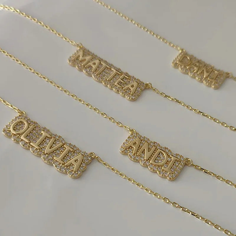 Qiuhan OEM  Sparkling Full Diamond Customized Mama  Name Necklace