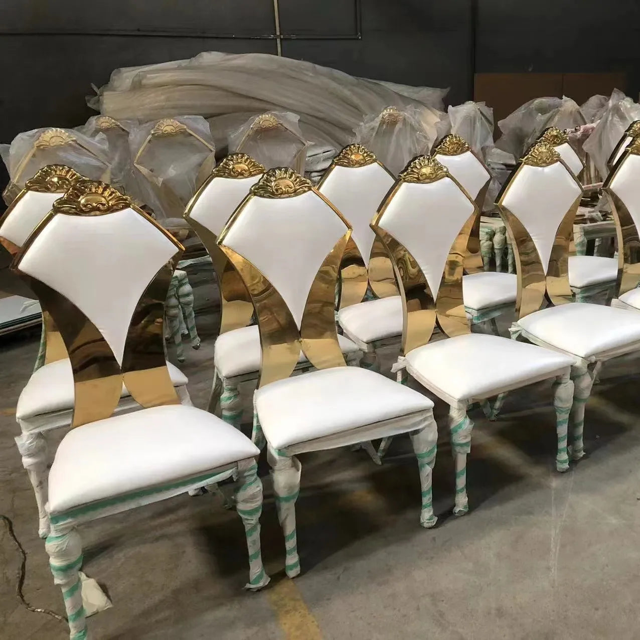 Latest Design Luxury High Back Gold Banquet Dining Hotel Chair Event Party Metal Leg Wedding Chairs for Events Stackable Part