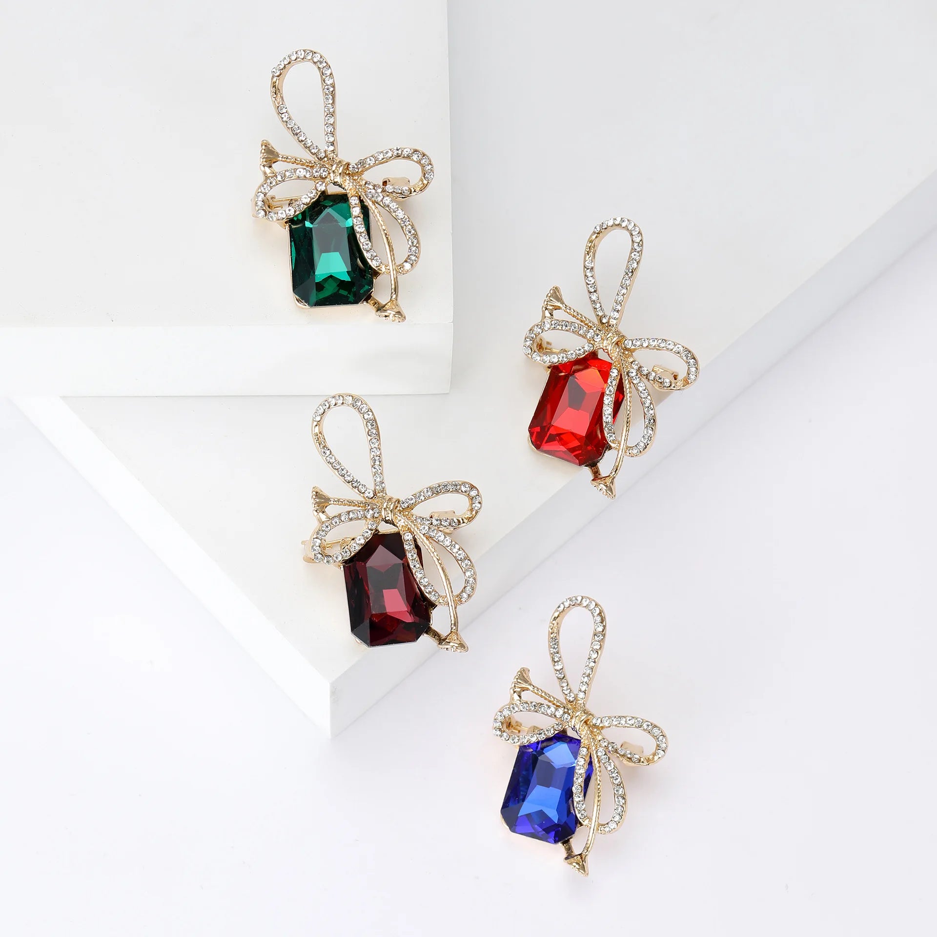 New Design Women Fashion Jewelry Brooches Wedding Party Gifts Brooch Alloy Gem Rhinestone Bow Brooch Pin for Dress