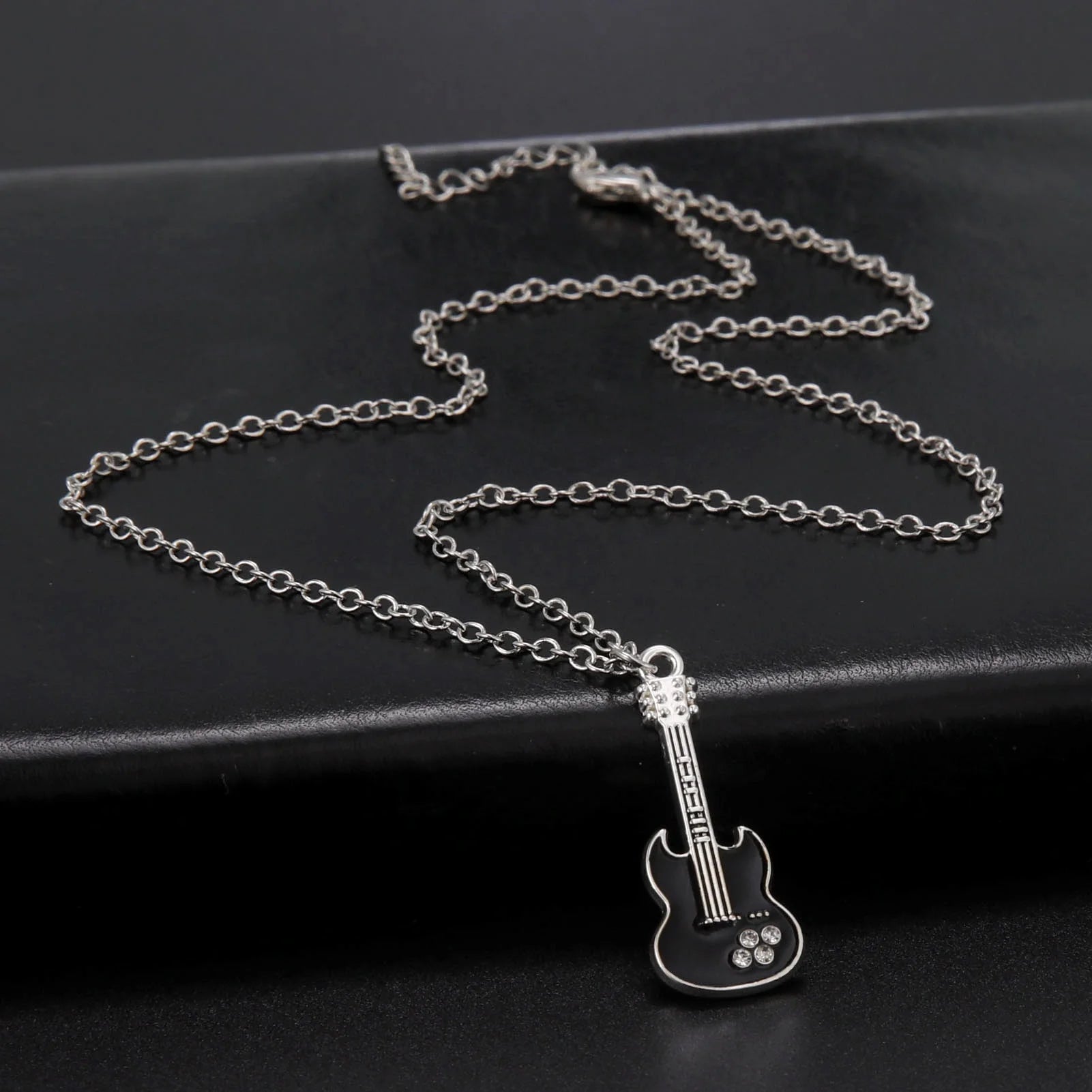 Guitar Necklace Music Black Enamel Chain Rock Pop Classic Crystal Zircon Gift for Man Woman Kid Boy Jewelry Wholesale