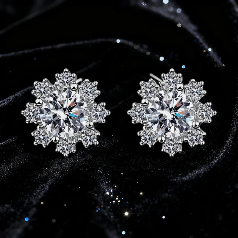Romantic S925 Sterling Silver Sweet Snowflake Vvs D Colour 1CT Moissanite Stud Earrings Earrings for Women Gift