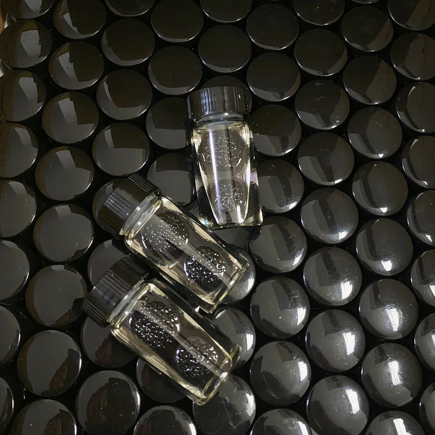 Wholesale Undamaged Tweezer Cleaner Ball Private Label Glue Remover Sponge Ball Eyelash Extension Tweezer Cleanser