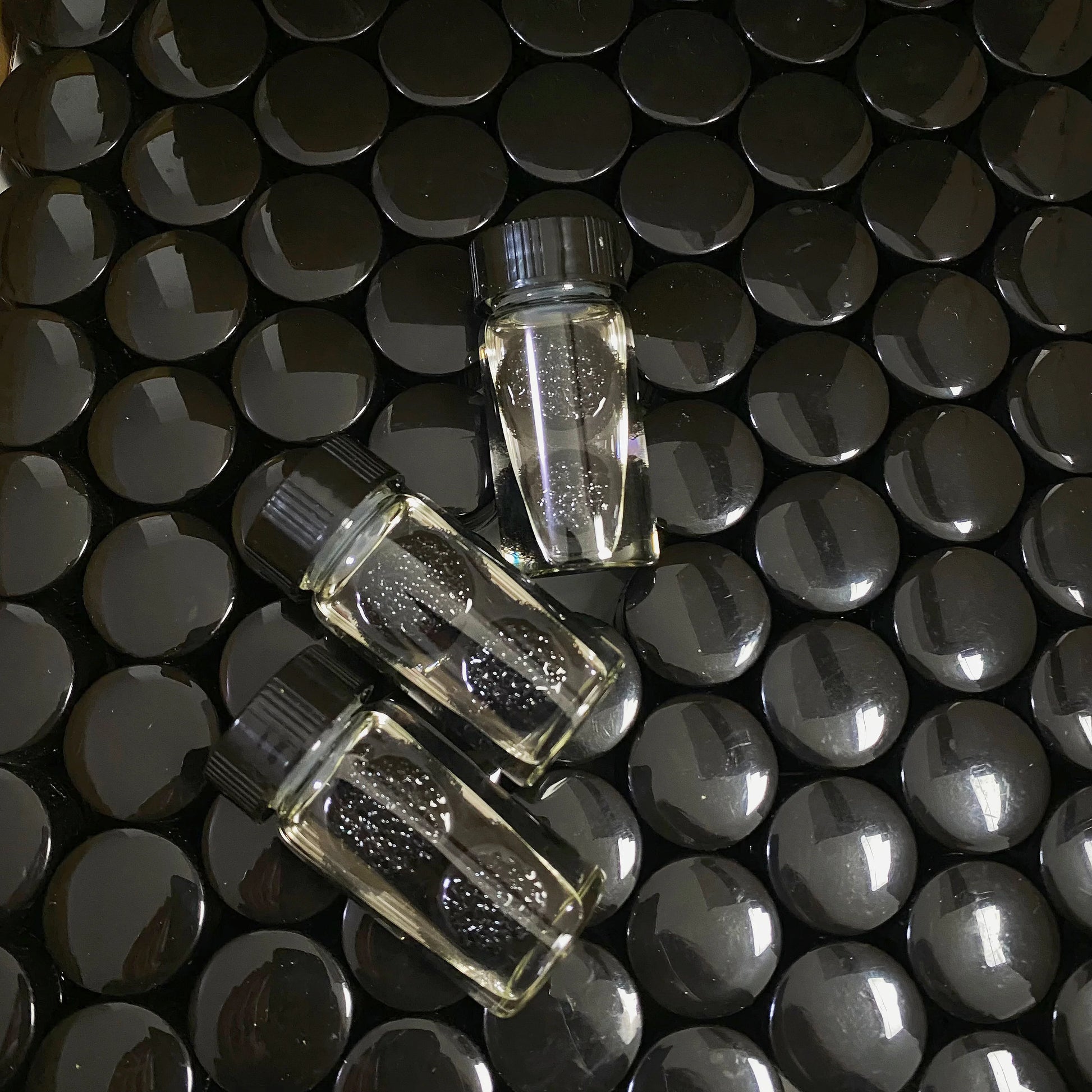 Wholesale Undamaged Tweezer Cleaner Ball Private Label Glue Remover Sponge Ball Eyelash Extension Tweezer Cleanser
