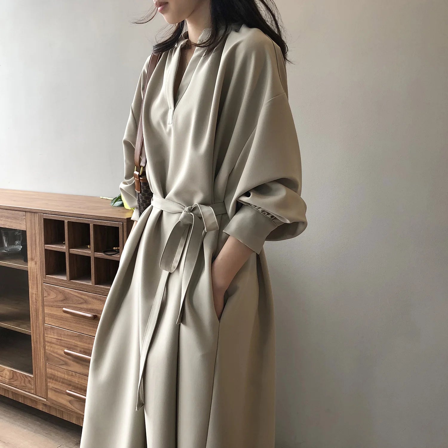 Boutique Wholesale 2026 Spring New Korean Version Loose and Elegant Temperament Lace up V-neck Women's Dress
