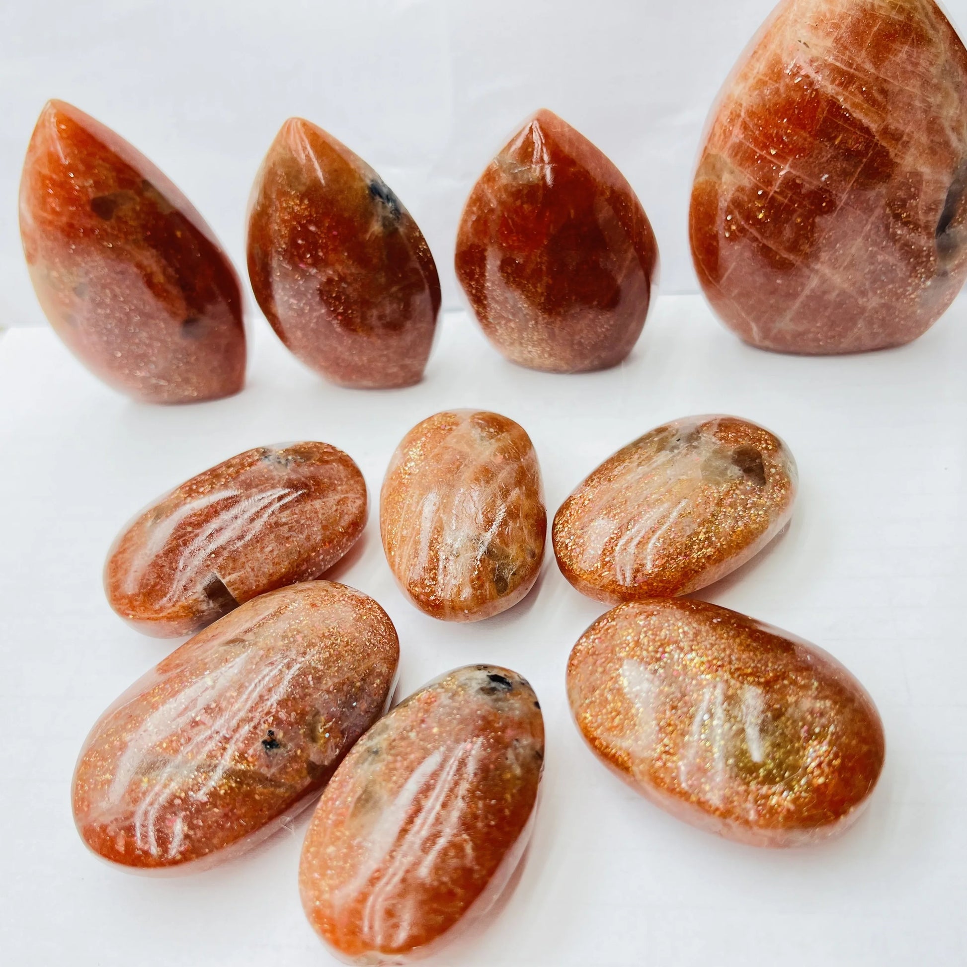 Wholesale Natural Crystals Crafts Golden Sunstone Palm Stone Mixed Sunstone Free Stand Stone for Decoration