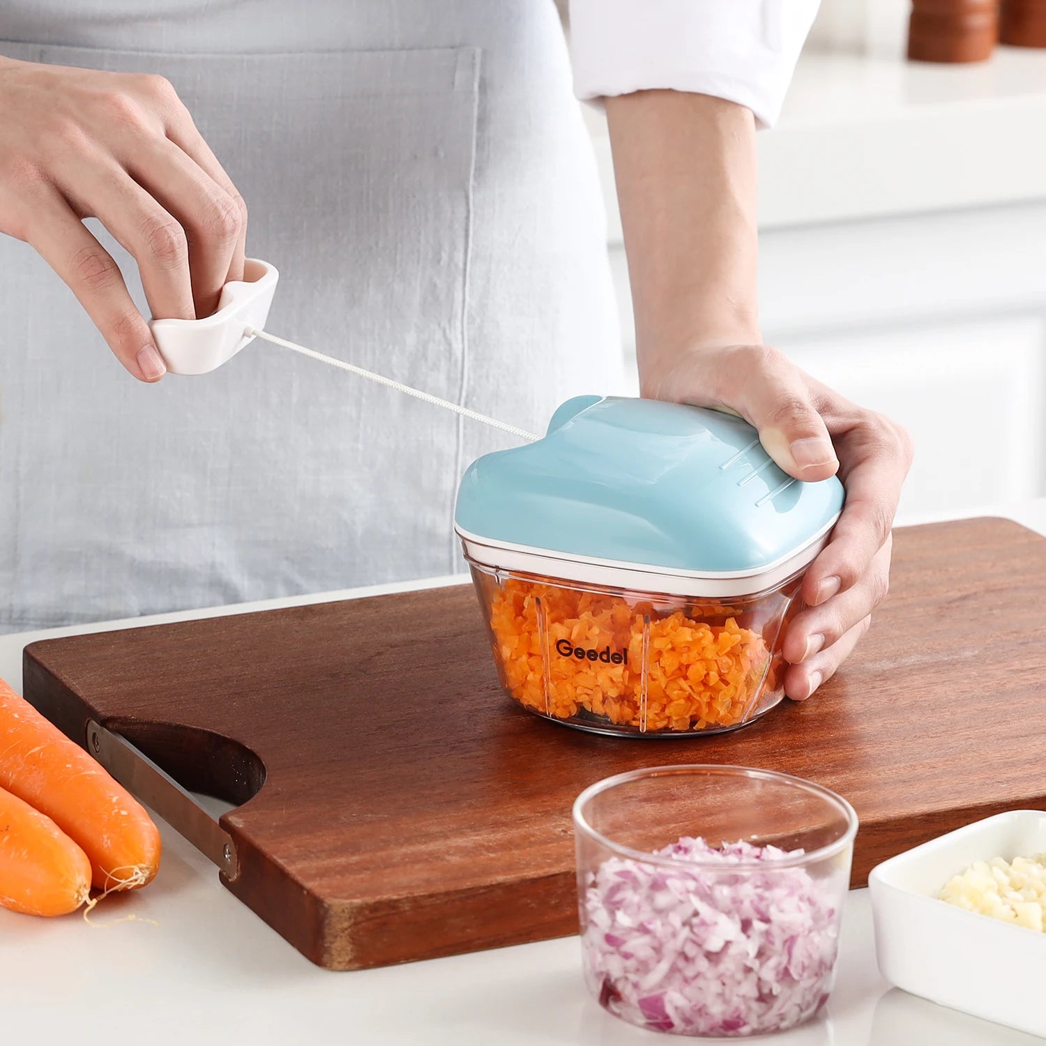 Kitchen Gadget Multifunctional Stainless Steel Food Chopper Manual Hand Pull Garlic Crusher Onion Grinder Metal Construction