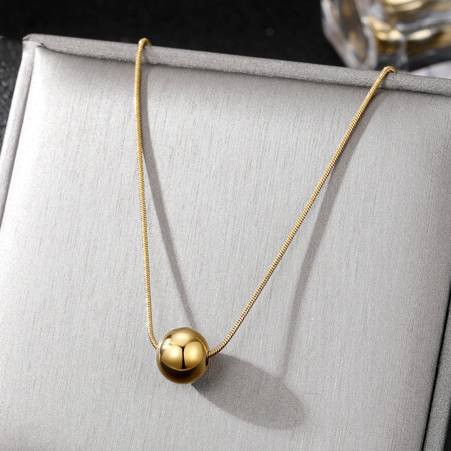 VKME Fashion Jewelry 18K Gold Heart Bead Heart Pendant 316L Stainless Steel Chains Necklace Wholesale