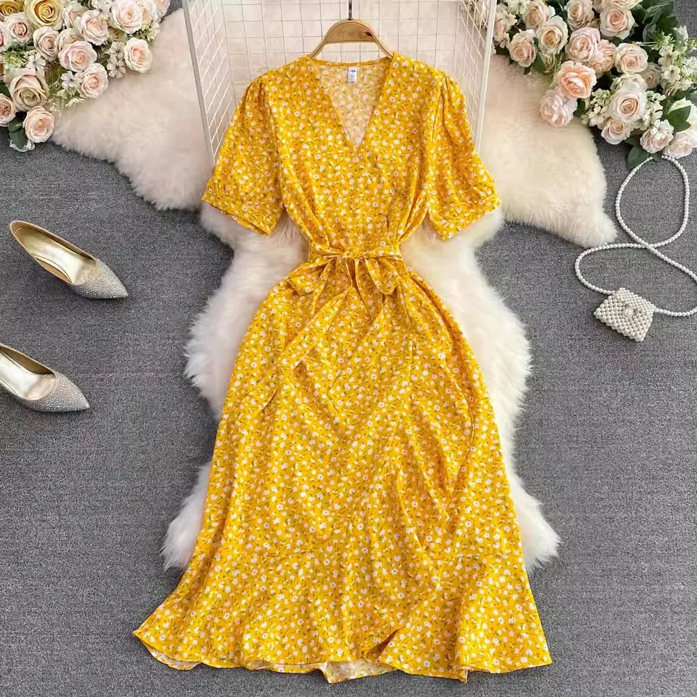 One Size   Summer French Fashion V-neck Bubble Short Sleeved Dress Waist Cinched A-line Ruffled Floral Dress