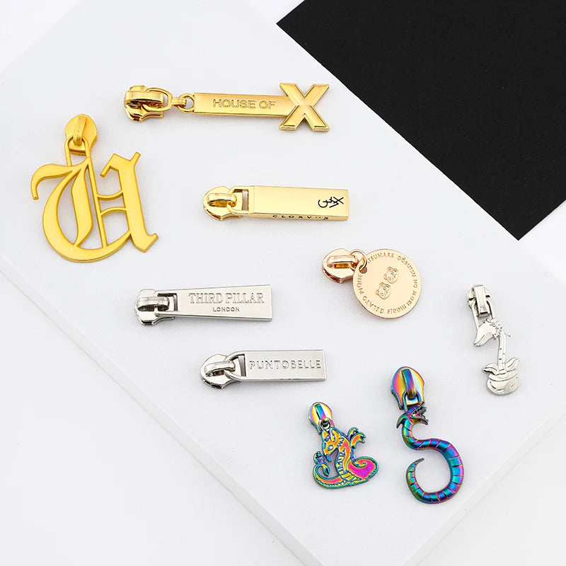 Custom  Zipper Pullers Handbag Designer Zipper Pulls  Slider Custom Logo Metal Zip Puller for Bag Metal Brand Zipper Pull Cha