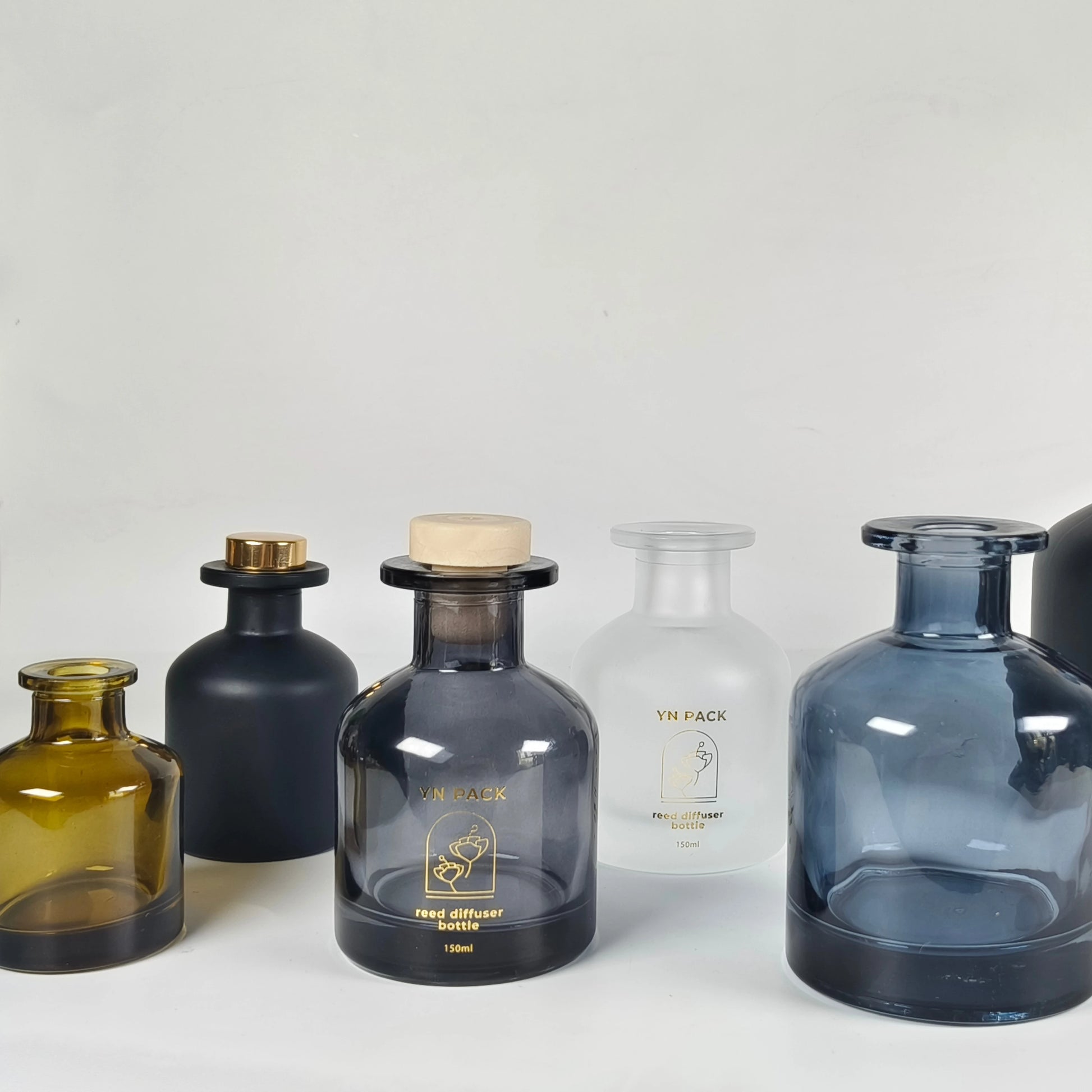 Wholesale 50ml 100ml 150ml New Aromatherapy Perfume 200ml Glass Reed Diffuser Bottles