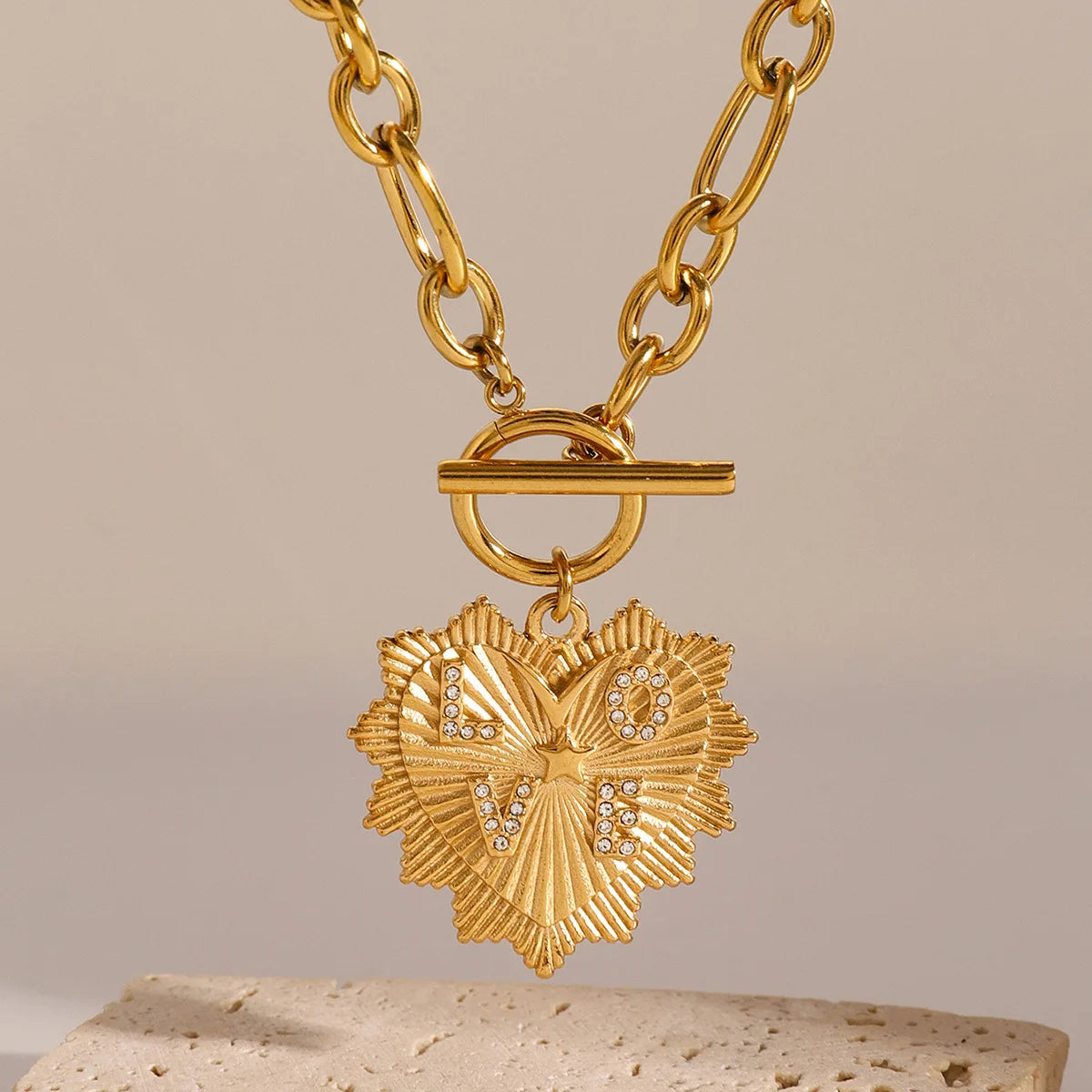New Arrival L-O-V-E Fluted Heart Pendant Necklace Stainless Steel Waterproof 18k Gold Plated Women's Fashion Jewelry Necklaces