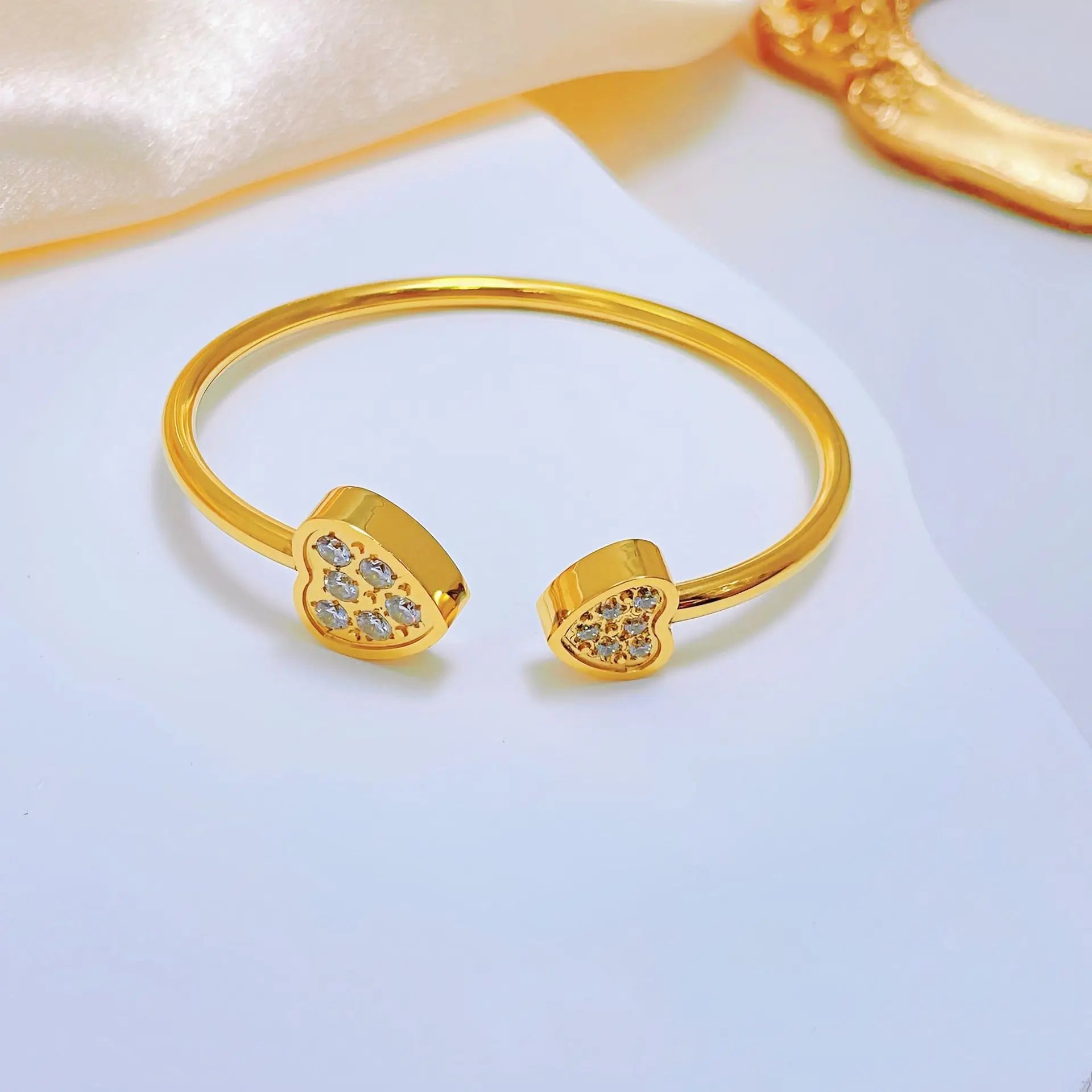 Inspired Designer Women Love Heart Stainless Steel 18K Gold Plated Fashion Jewelry Bracelets