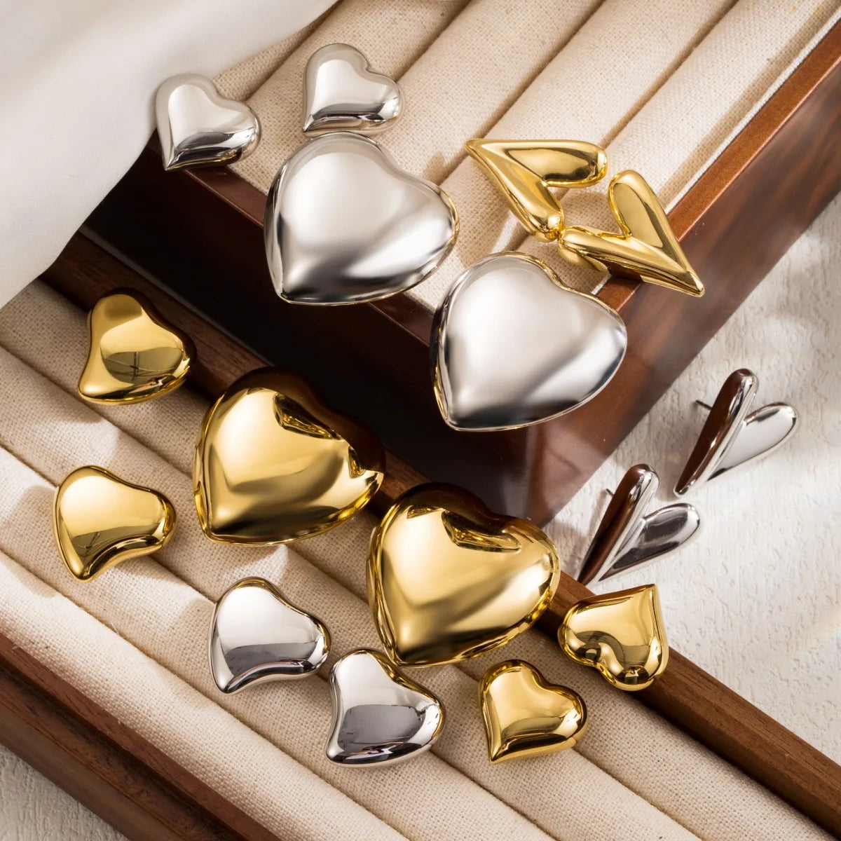 Women's Trendy Stainless Steel Earrings New 18K Gold Exaggerated Heart-Shaped Ear Studs for Wedding Engagement Party Gift