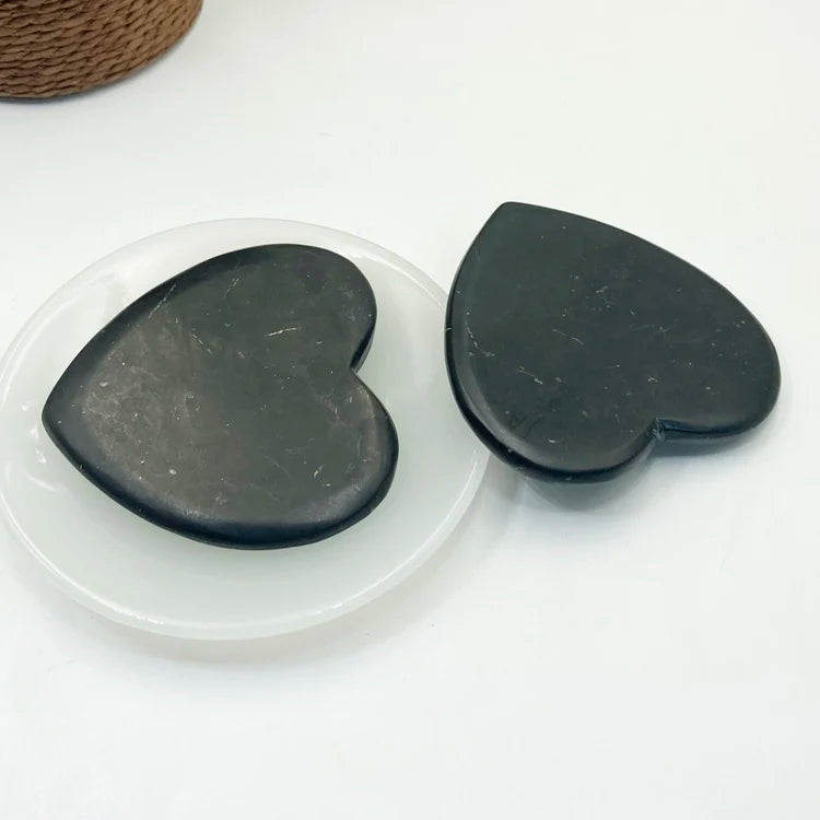 Factory Price Wholesale  Natural Stone Shungite Heart Coasters  for EMF Protection and Home Decoration
