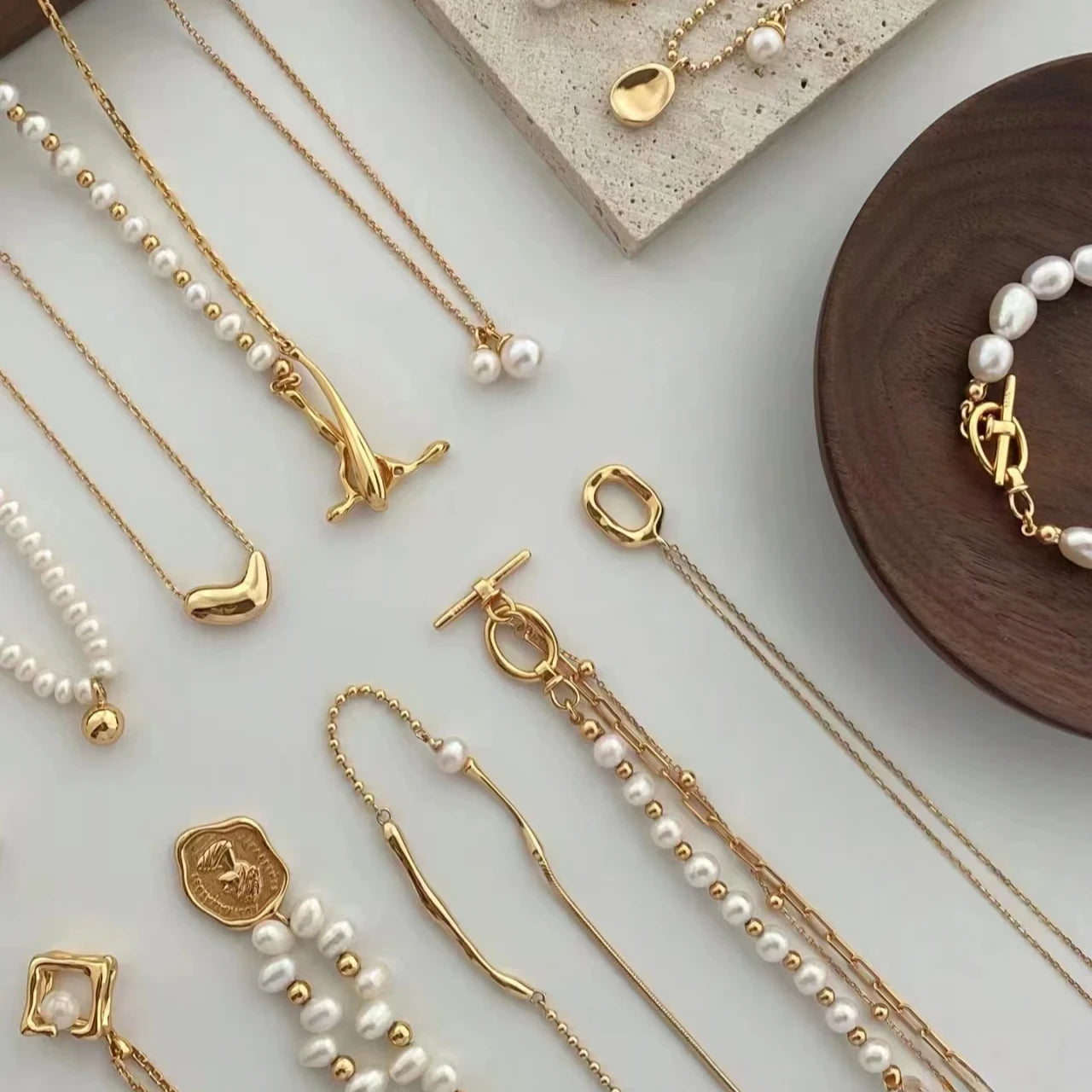 Fashion Accessories Light Luxury Pearl Necklace Gold Plated  for  Women