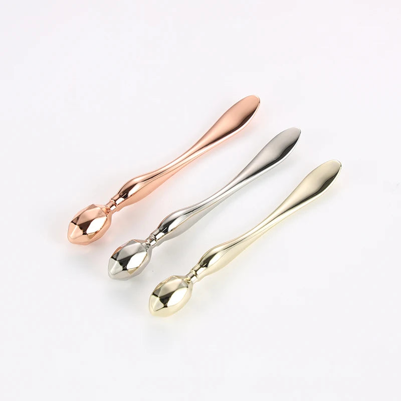 2024 New Design Luxury 8.2cm Cosmetic Scoop Cream Applicator Facial Makeup Spoon Metal Cosmetic Spatula