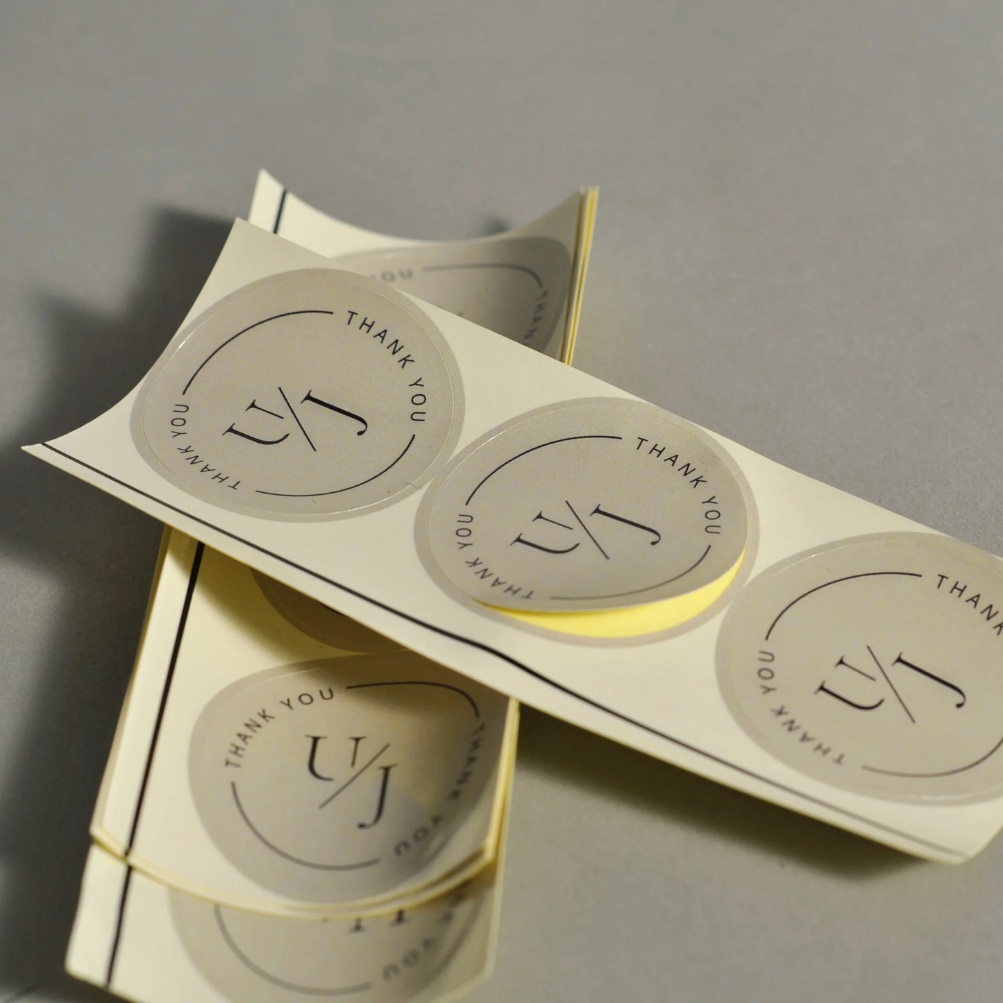 Wholesale Round Sticker 4CM Paper  With Shipping Box Jewelry Box Tissue Paper for Electronic Shipping Package