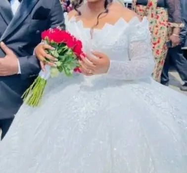 S0313G   Elegant Vintage  Off-Shoulder Strap With Embroidered Lace Trailing High Waist Custom Size Plus Size Royal Wedding Dr