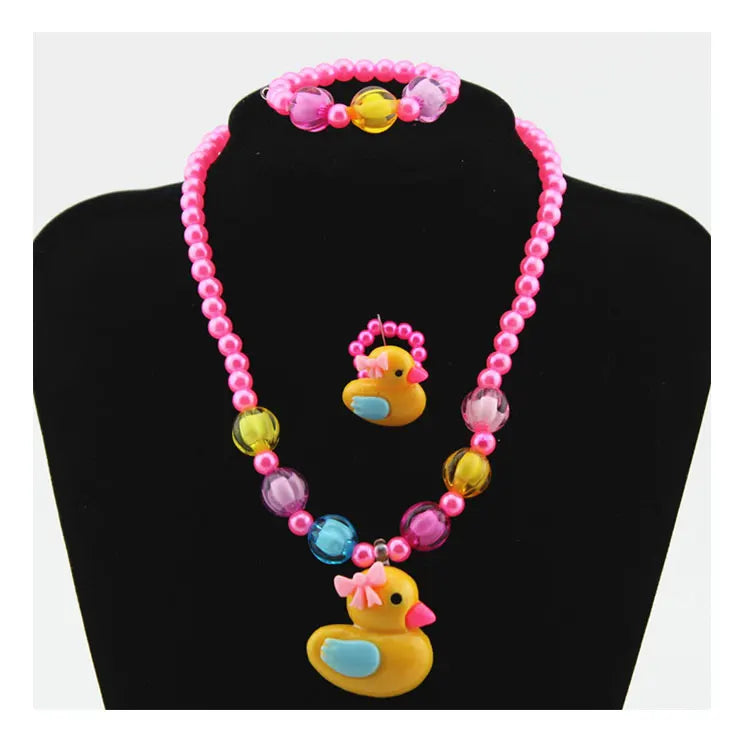 Hot Selling Kids Hypoallergenic Acrylic Beads Jewelry Set Lovely Cartoon Butterfly Yellow Duck Pendant Necklace Ring Bracelet