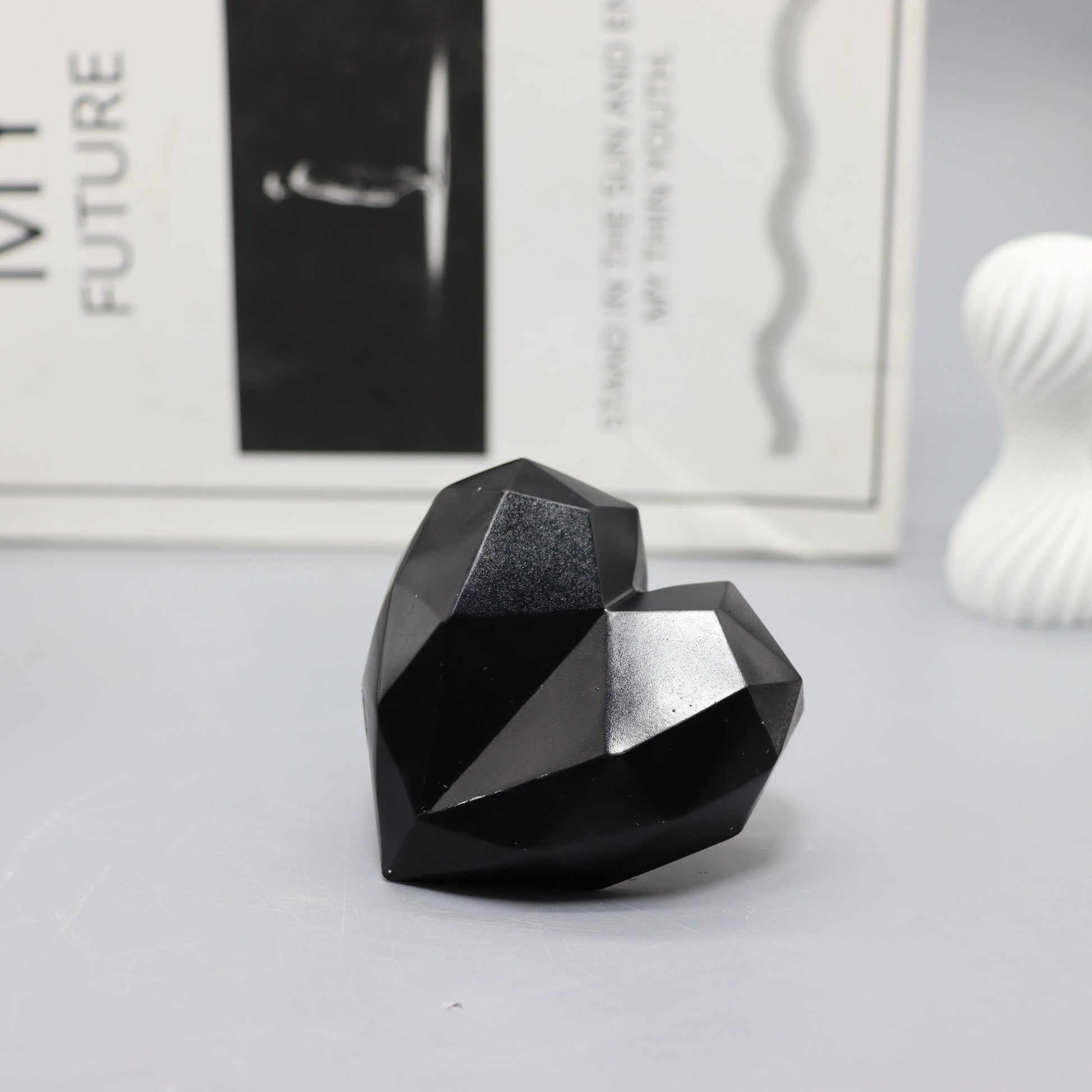 Wholesale Eco-Friendly Black Painted Solid Shaped Gypsum Scented Stone Car Vent Air Freshener Perfume Fragrance Oil Diffuser