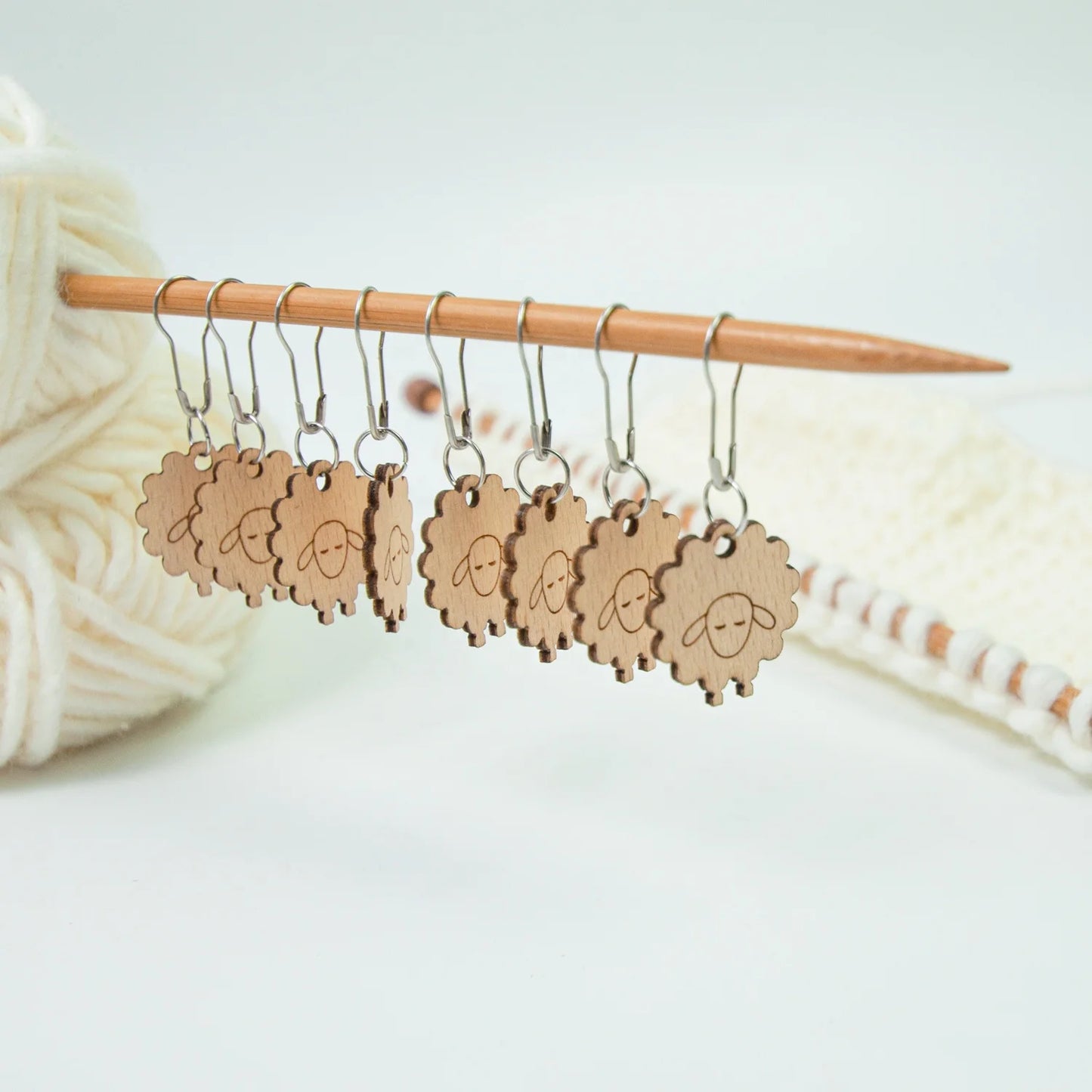 8 PCS Wooden Sheep Knitting Crochet Locking Stitch Marker Hangtag Rings DIY Sewing Tools Needle Clip Crafts Accessories