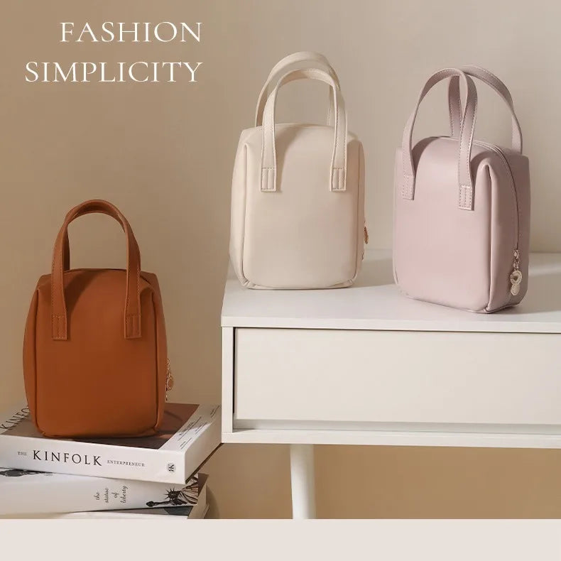 Hot Selling Fashion Zipper Waterproof Large Capacity Portable Cosmetic Storage Bag with Custom Logo