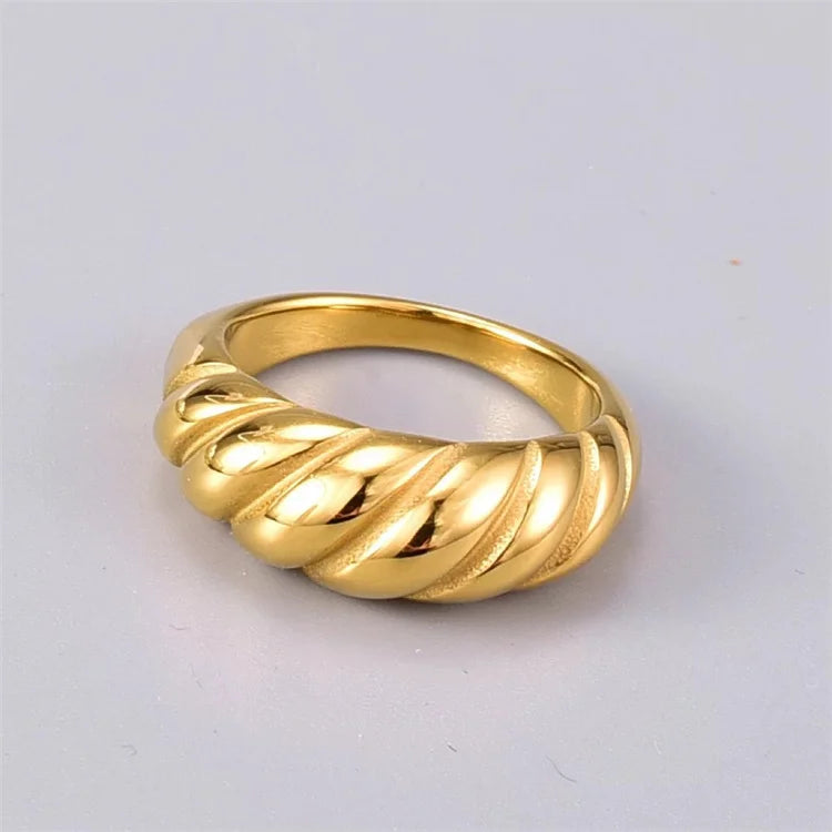 Hot Selling New Simple Design Horn Stainless Steel 18k Gold Plated Twist Fashion Rings Jewelry Women
