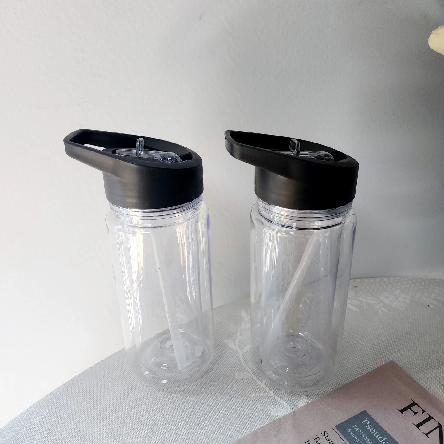 Wholesale 300ml Kids Tumbler Double Wall Clear Plastic Jars Lid SnowGlobe Drink Cups Water Bottles Transparent Glass Type 10o