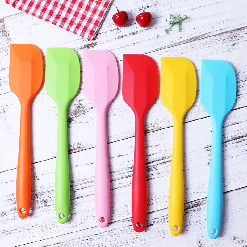Cuten OEM ODM Kitchen Tools Non-Stick Heat-Resistant Eco-Friendly Factory Customized Wholesale Flexible Baking Silicone Scrap