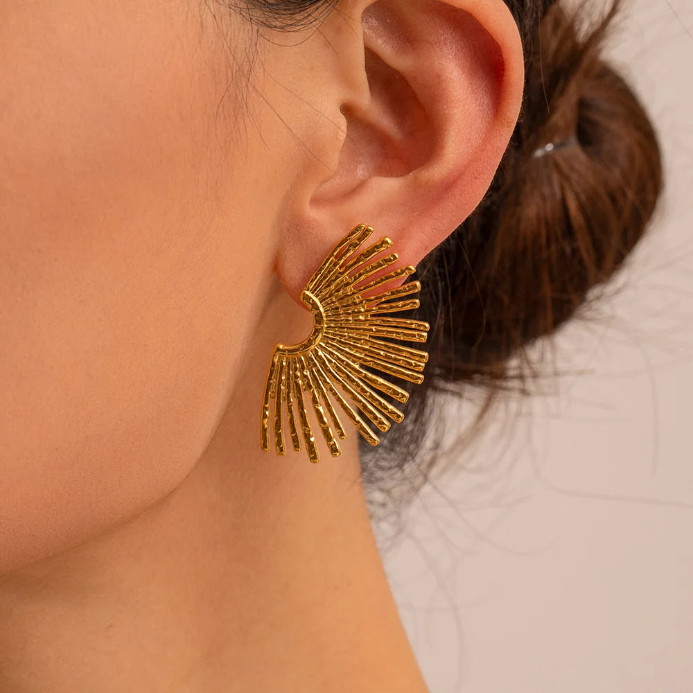 Boho Style Gold Plated Stainless Steel Minimalist Earrings Scalloped Fashion Sun Flower Earrings