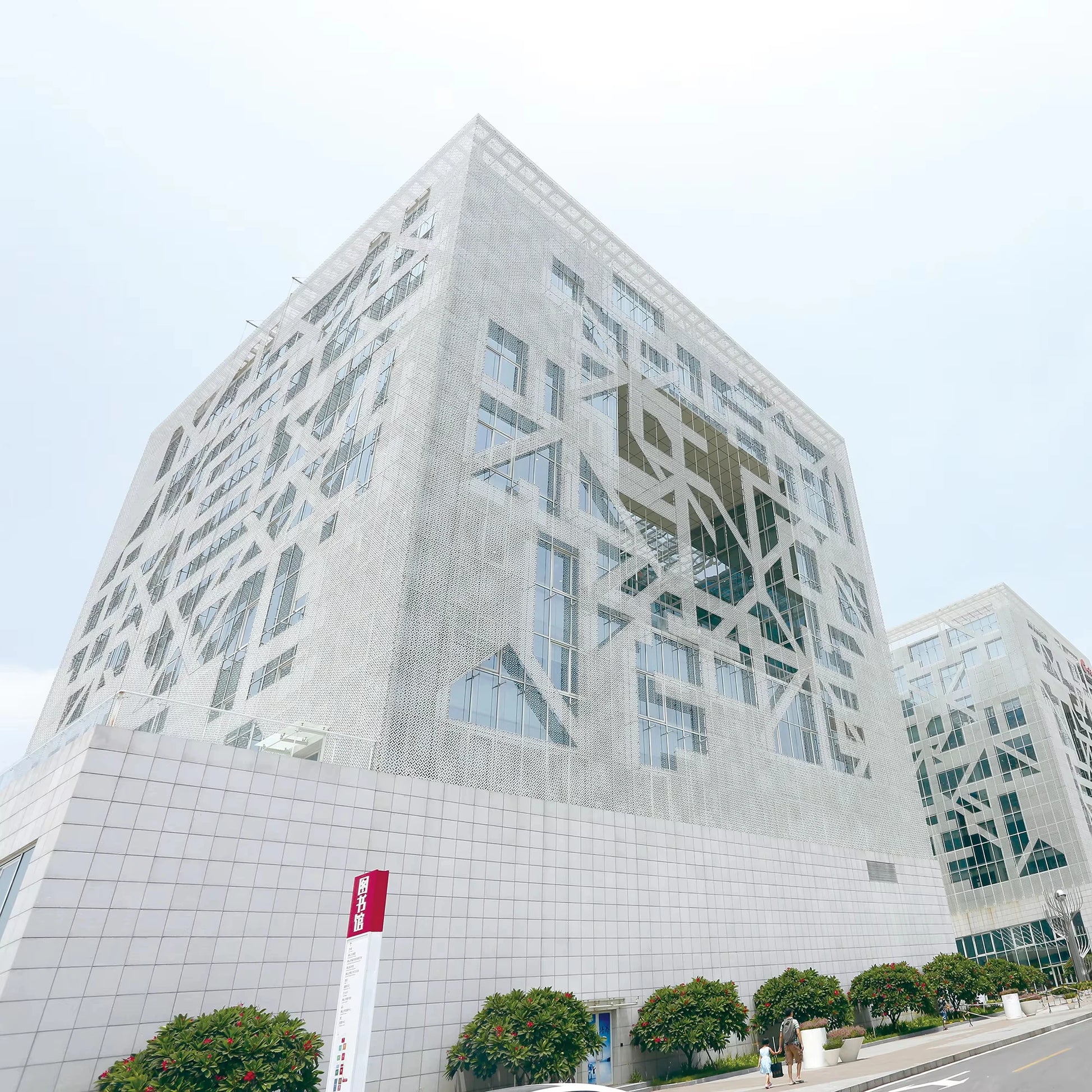 Modern One-Stop Solution for Exterior Facade Systems Metal Facade Wall Decorative Aluminium Perforated Clad Panel Curtain Wal